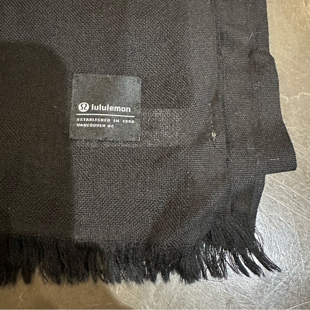 NWOT Lululemon Women’s Long Rectangle Wool Scarf Pashmina - Picture 4 of 5